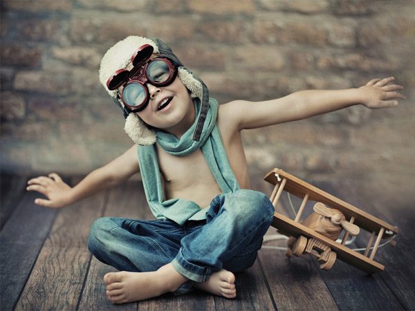 Bimbo che sogna di volare